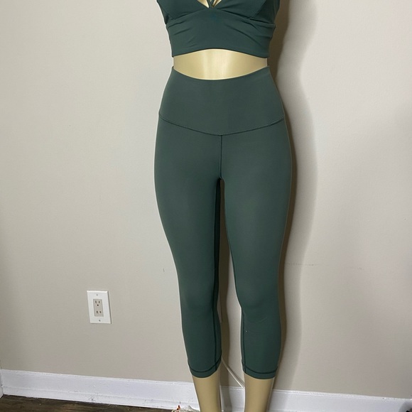 Lululemon dark forest align with matching bra - Picture 2 of 6